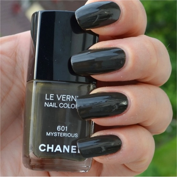 Chanel LE VERNIS 601 “Mysterious” Nail Polish Colour NIB New Full Size - Picture 4 of 4